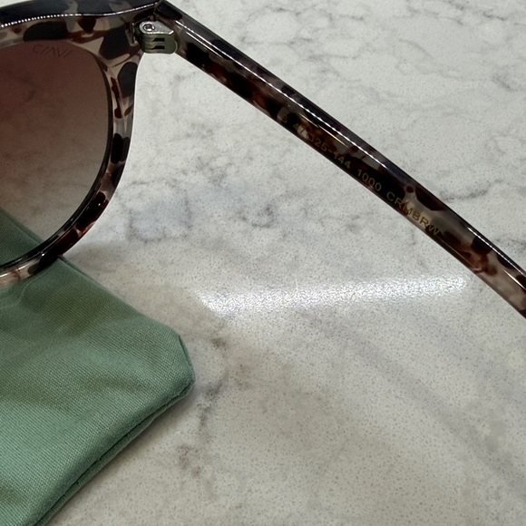 WMP Tortoise Sunglasses, Very trendy & cute!! - Picture 7 of 7